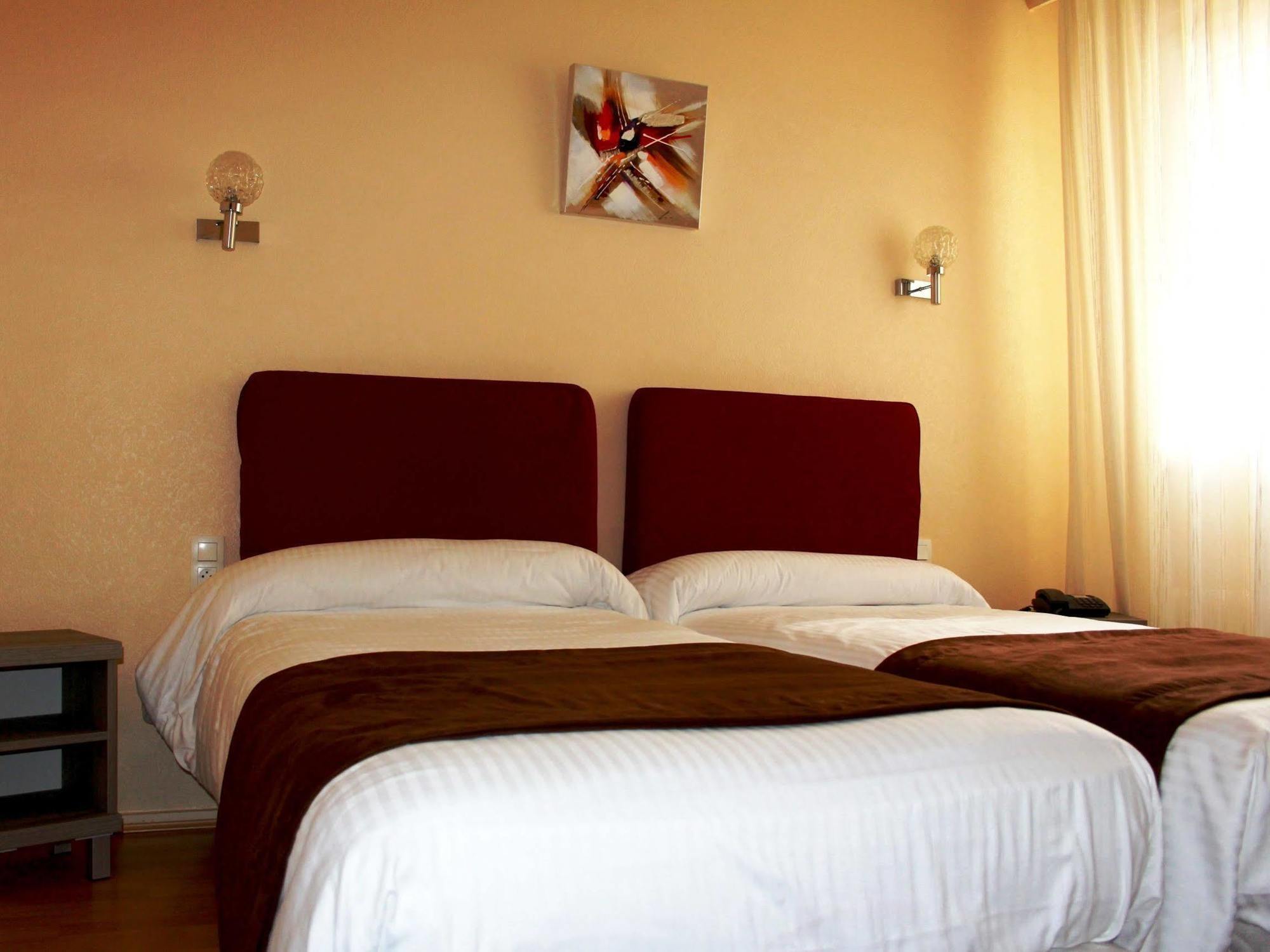 Hotel Saint-Hubert Exterior photo